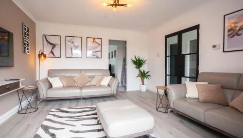 Modern 3 Bed Flat Balloch - Foto 1