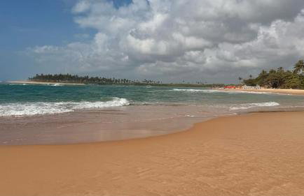 Luxuosa casa, a 150m da praia - Foto 18