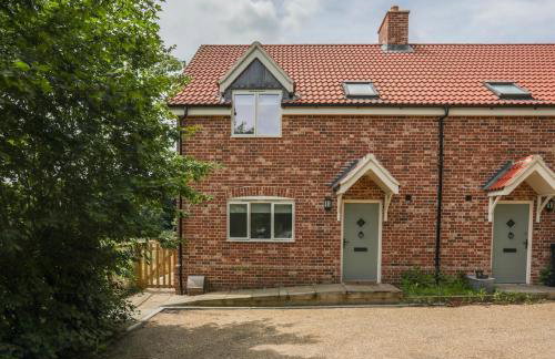 8 Iris Cottage 4-BR Coastal Home in Suffolk - Foto 14