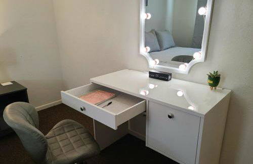 2 bed 2 bath downtown vegas near the strip - Foto 39