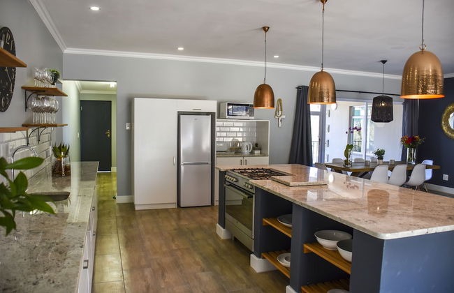 Saints Rest - Photo 13