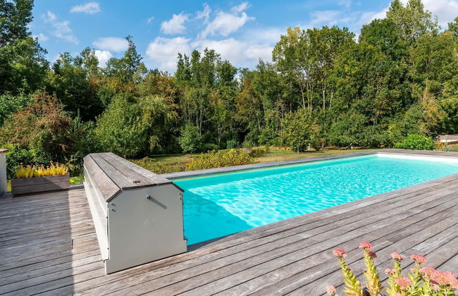 Charming Holiday Home in Yevre-la-ville With Pool - Foto 57