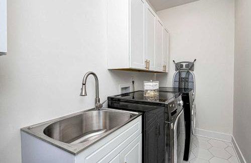 Stylish Getaway with Hot Tub-Near Downtown Indy-Family Friendly - Foto 55