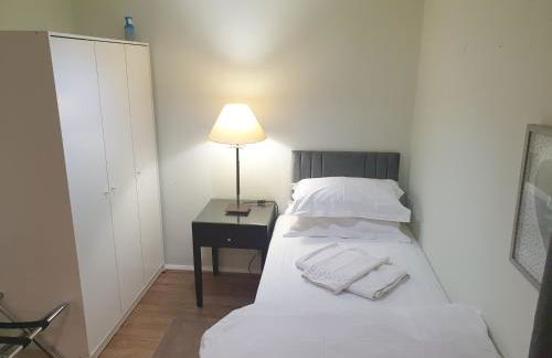 Spacious, Stylish Two-Bedroom Maisonette, Modern Amenities, Elegant Interiors - Foto 8