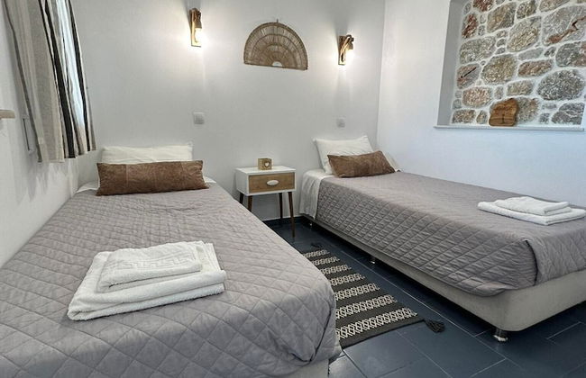 Elenis Studios & Apartments - Photo 13