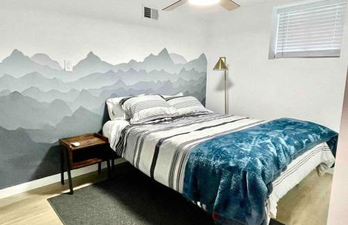 Updated Mountain Cabin Retreat with 180 views off Deck and Balcony - Foto 23