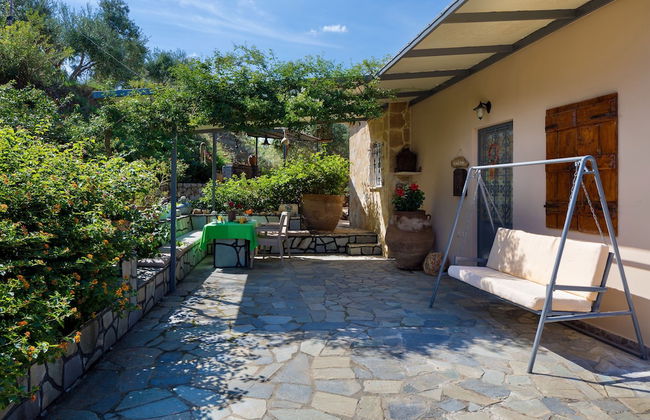 The Olive House - Photo 18