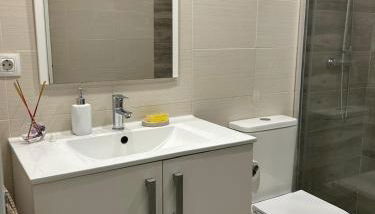 District Key - Valencia, Manuel Candela - Foto 5, Shower