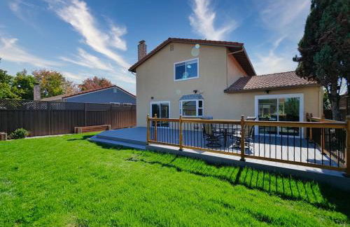 Renovated 5 Bd 3 Ba AC Private Deck Lawn - Foto 78