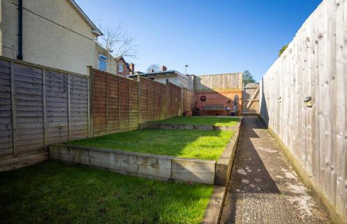 Vibrant 2 Bed, 2 Bath Home, Just Minutes to Town! - Foto 49