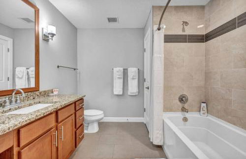 14th Floor Lux Downtown Condo w/ LAKE VIEWS & Gym - Photo 43