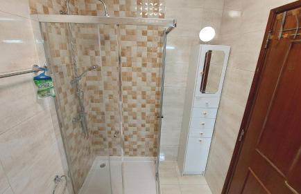 Enjoy Lisbon Cascais Sintra 1200 metres to metro blue line Sintra Rail line Free Parking - Foto 76