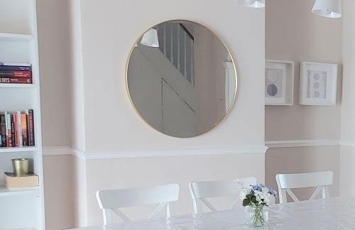 Beautiful Bright Three Bedroom House in Brighton and Hove with free parking - Foto 9