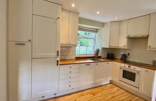 Charming 3/4 bedroom semi-detached cottage. - Foto 5