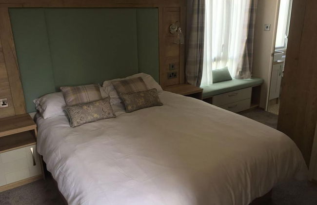 Prime Location 3-bed Chalet in Seal Bay, Selsey - Photo 6