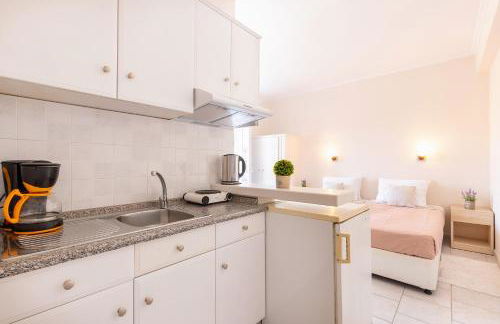 Albatross Apartments by Konnect, Ipsos Corfu - Photo 18