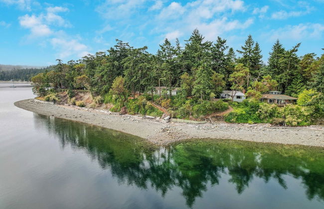 Cove Cottage by Avantstay Waterfront Views + Spa - Photo 12