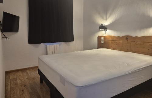 PUY SAINT VINCENT APPARTEMENT T2 BALCON SUPER PANORAMA AVEC PARKING PRIVE COUVERT et PISCINE L'ETE - Foto 32