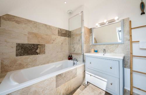 Villa avec piscine privée, sauna, jardin et parking - Foto 24