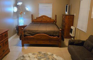 Cozy 1 Bedroom and Bath - Foto 1