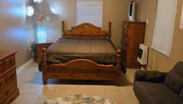 Cozy 1 Bedroom and Bath - Foto 1