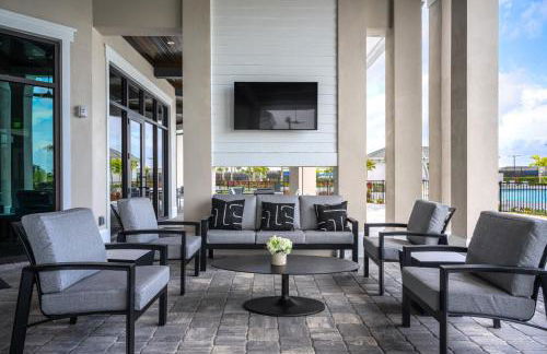 Stylish Golf Course Coach Home in Ave Maria - Photo 28