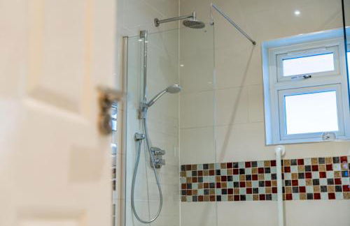 Nancy's 3 bedroom house near Heathrow Airport - Foto 37