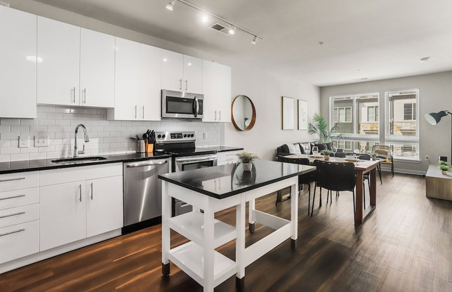 Huntington Apartments near Huntington Metro - We Host - Photo 33