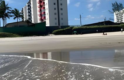 APTO PÉ na AREIA com Piscina - Centro Itanhaem - Foto 59
