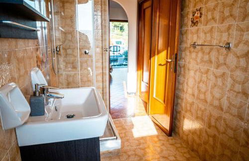 [Rainbow house]- with Jacuzzi-wifi-garden-balcony-parking - Photo 16