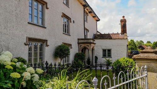 Bath House - Photo 3