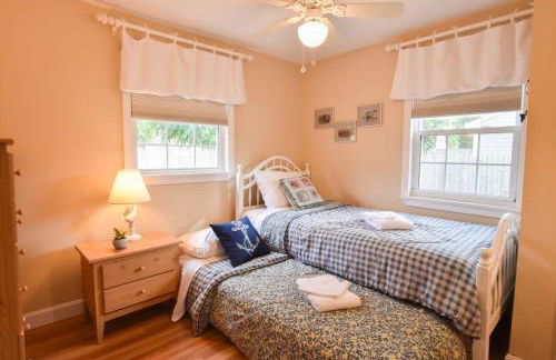 1 2 Mile to Nantucket Sound Beaches - Foto 13