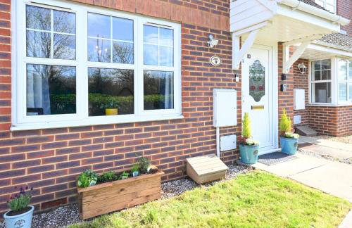 Bright 3BR House Ideal for Families & Groups - Foto 5