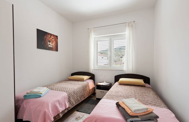 Simplistic Apartment in Neviđane with Balcony - Foto 3