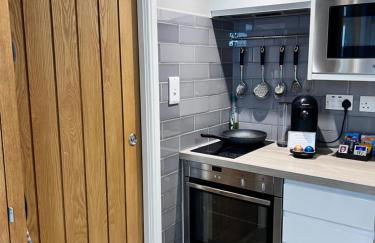 The Tower, 1 bed 1850's Tiny House - Foto 2