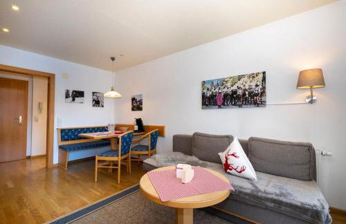 Gemütliche Ferienwohnung Bergwiese, 2-Raum, separates Schlafzimmer, schönen Balkon oder Terrasse, Komfort Ausstattung, ruhige Südlage, kostenfrei WLAN und schöne helle Sauna, Brötchenservice, Parkplatz, Hunde auf Anfrage, E-Tankstelle, Sonnenlage - Photo 50