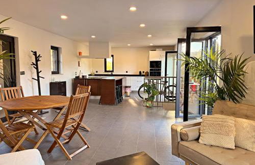 Riverfront House with Private Deck & Nature Views - Photo 8