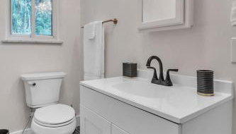 Serene Suburban Oasis 2 Saunas, Office, Parking - Foto 4