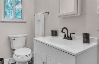 Serene Suburban Oasis 2 Saunas, Office, Parking - Foto 4