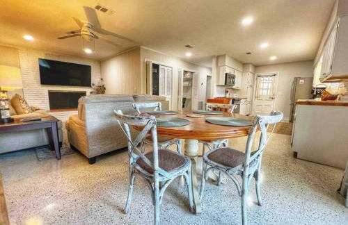 Cute Cottage with 3 min walk to beach with bikes! - Foto 9