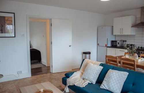 Spacious & Modern 8-Bed Home - Sleeps 13 - Parking - Foto 29