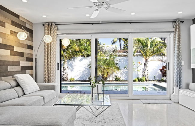 Beach Bliss 10 Mins to Waves 3BR Oasis With Pool - Foto 76