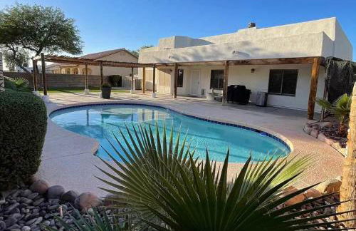 Beautiful Desert Oasis Villa with Pool - Foto 23