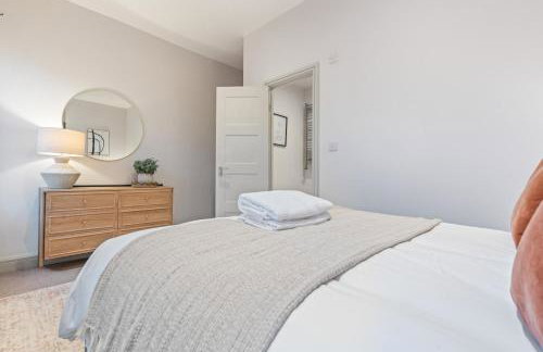 Chester Manor - 5 BR - Sleeps 10 - Free Parking - Foto 9