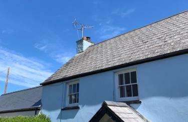 Family-friendly cottage - walk to stunning beach - Foto 3