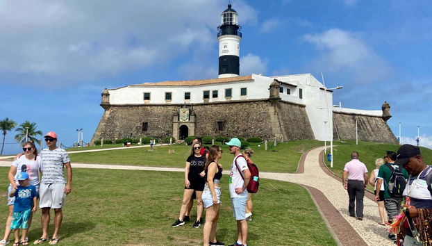 Junto al Farol da Barra