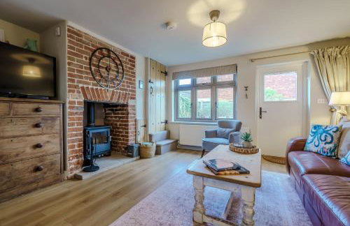 Salty Dogs, Dog Friendly Cottage, 2 Mins from Winterton Beach - Foto 1