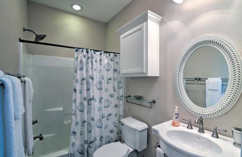 Ocean View and Grill Crystal Beach Bungalow! - Foto 20