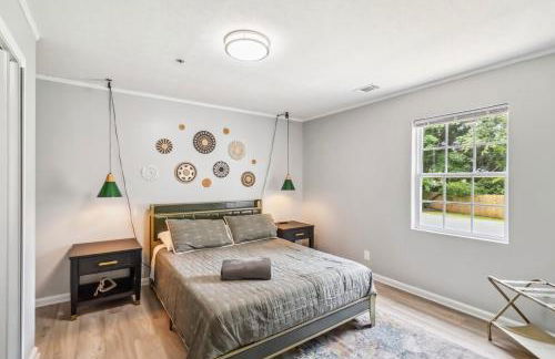 5BR with Game Room & Huge Backyard - Foto 35