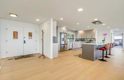 Spacious Camano Home with Hot Tub and Water Views! - Foto 4